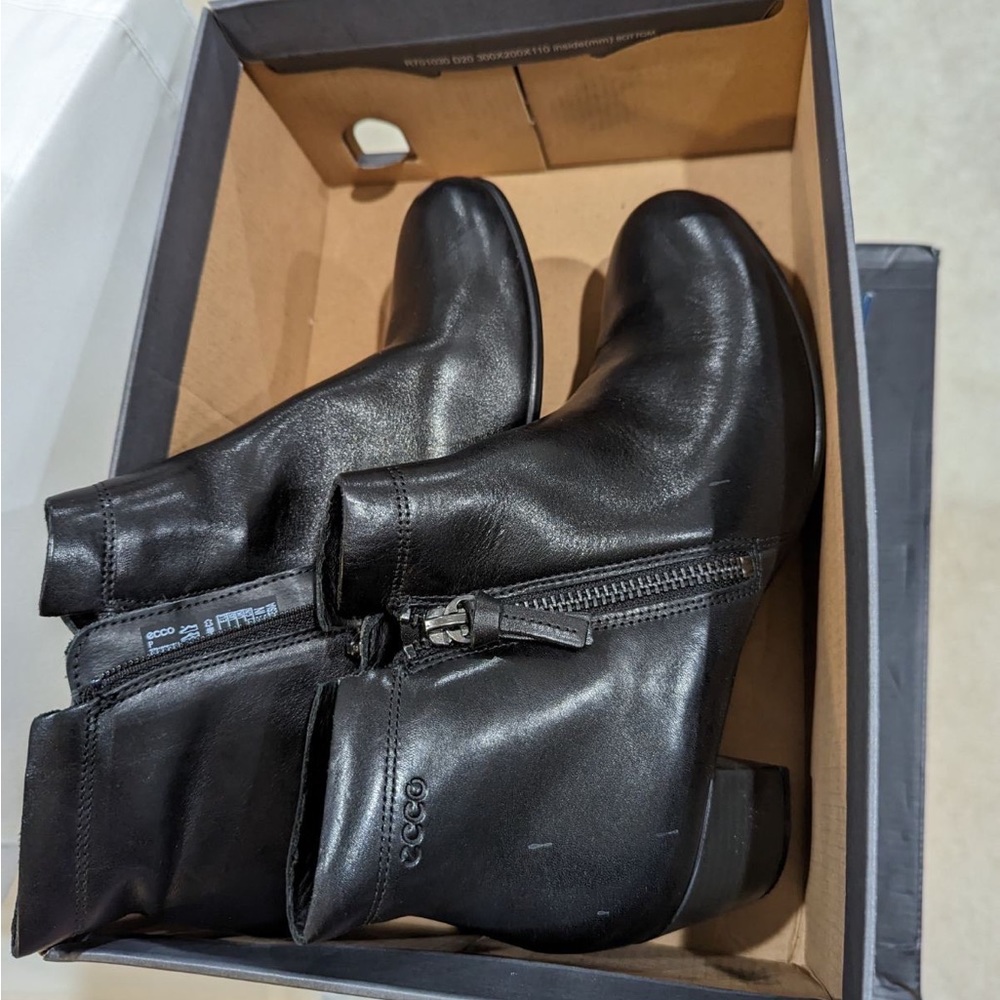 Ecco black boot